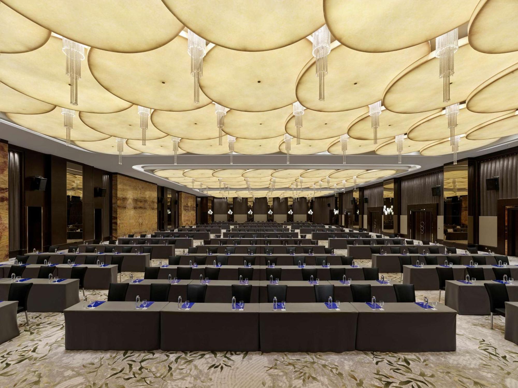 Hilton Shanghai Hongqiao Exterior foto